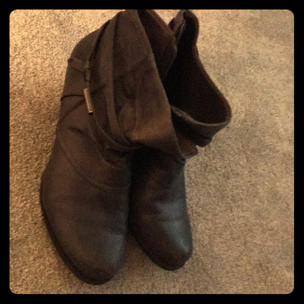 Grey boots.